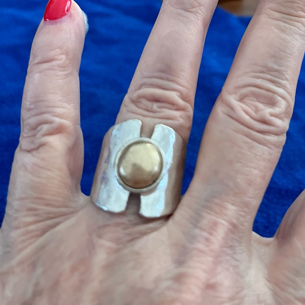 Two tone fashion ring size 8